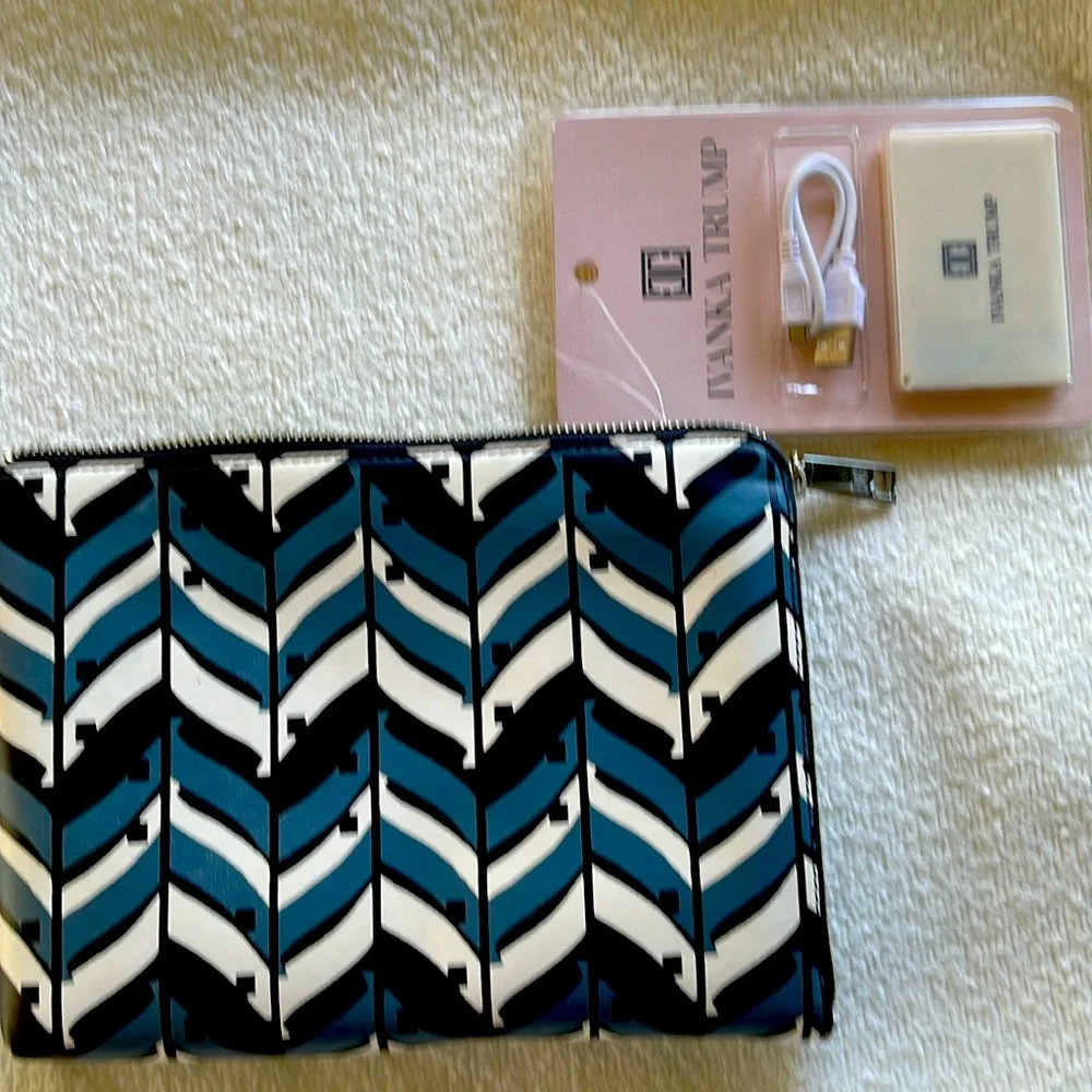 Ivanka makeup bag with power bank